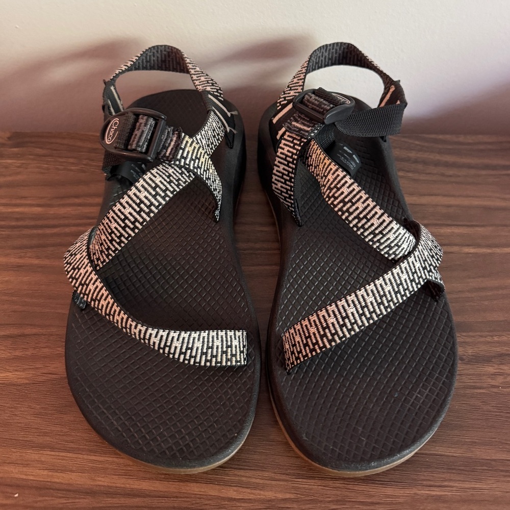 Chaco’s - Women’s Z/Cloud Adjustable Strap Sandals size 8 WIDE